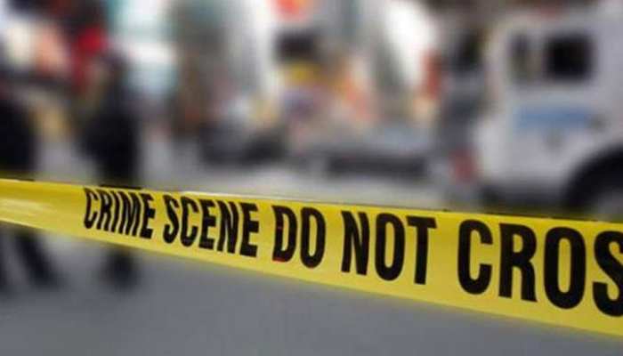 शाहजहांपुर : पंचायत में एक व्यक्ति की पीट-पीट कर तथा दूसरे की गोली मार कर हत्या शाहजहांपुर : पंचायत में एक व्यक्ति की पीट-पीट कर तथा दूसरे की गोली मार कर हत्या