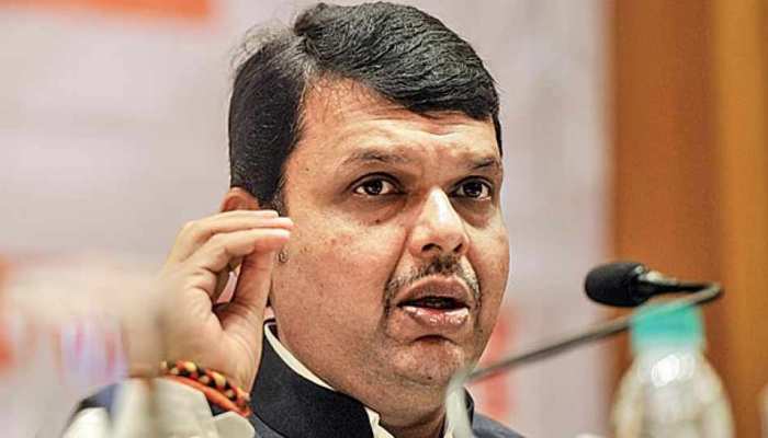 देवेंद्र फडणवीस ने कहा- आपातकाल के दौरान जेल में कैद किए लोगों को मिलेगी पेंशन देवेंद्र फडणवीस ने कहा- आपातकाल के दौरान जेल में कैद किए लोगों को मिलेगी पेंशन