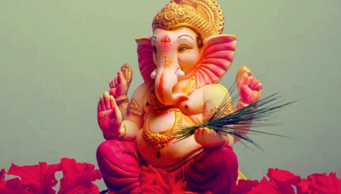बुधवार को स्थापित करें गणपति की ऐसी प्रतिमा, सुख-समृद्धि से भर जाएगा घर बुधवार को स्थापित करें गणपति की ऐसी प्रतिमा, सुख-समृद्धि से भर जाएगा घर