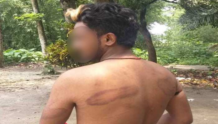बिहारः पंचायत का तालिबानी फैसला, मानव तस्करी के कथित आरोपी को पीटा और थूक चटवाया बिहारः पंचायत का तालिबानी फैसला, मानव तस्करी के कथित आरोपी को पीटा और थूक चटवाया