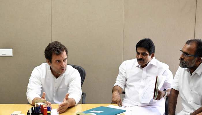 राहुल गांधी के तल्ख तेवरों के बाद कांग्रेस में इस्तीफों का दौर, इन बड़े नेताओं ने पद छोड़े राहुल गांधी के तल्ख तेवरों के बाद कांग्रेस में इस्तीफों का दौर, इन बड़े नेताओं ने पद छोड़े