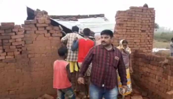 हजारीबाग : देर रात एक गांव में हाथियों का तांडव, मां-बेटे की मौत हजारीबाग : देर रात एक गांव में हाथियों का तांडव, मां-बेटे की मौत