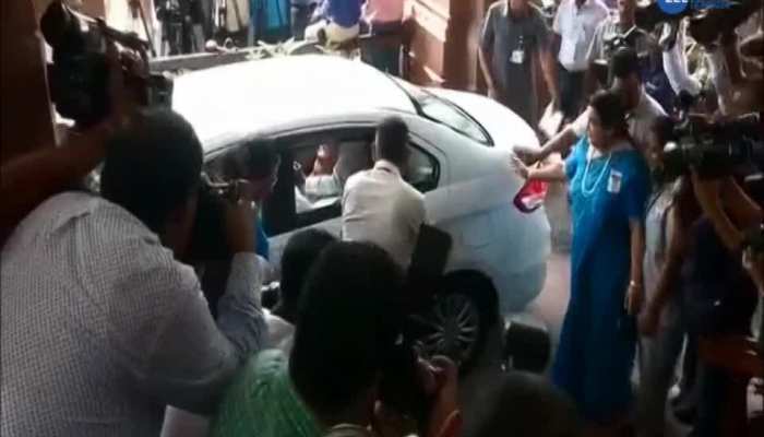 After taking President's permission, finance Minister Nirmala Siteraman reaches Parliament