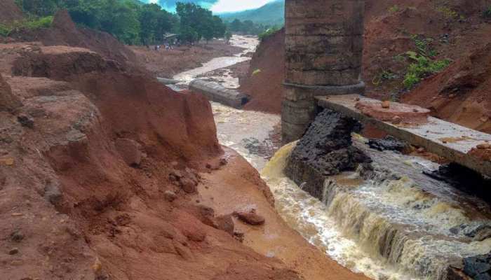 महाराष्ट्र के मंत्री ने दिया विचित्र ज्ञान, बोले- केकड़ों के कारण टूट गया बांध महाराष्ट्र के मंत्री ने दिया विचित्र ज्ञान, बोले- केकड़ों के कारण टूट गया बांध