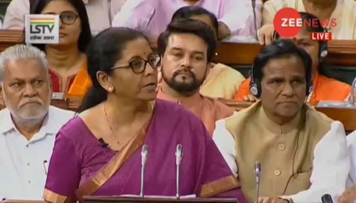 बजट में अमीरों पर Tax का बोझ बढ़ा, 2 से 5 करोड़ तक की सालाना आय पर 3% अतिरिक्त टैक्स लगेगा बजट में अमीरों पर Tax का बोझ बढ़ा, 2 से 5 करोड़ तक की सालाना आय पर 3% अतिरिक्त टैक्स लगेगा