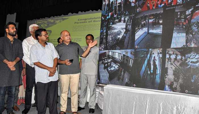 दिल्ली: CM अरविंद केजरीवाल का दावा, 'नवंबर तक सभी सरकारी स्कूलों में लग जाएंगे CCTV' दिल्ली: CM अरविंद केजरीवाल का दावा, 'नवंबर तक सभी सरकारी स्कूलों में लग जाएंगे CCTV'