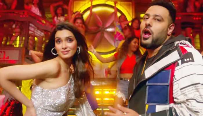 रिलीज होते ही छा गया 'शहर की लड़की' गाने का नया वर्जन, देखें बादशाह का नया VIDEO रिलीज होते ही छा गया 'शहर की लड़की' गाने का नया वर्जन, देखें बादशाह का नया VIDEO