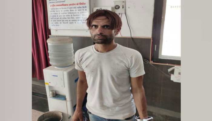दिल्ली: टॉफी दिलाने के बहाने मासूम से रेप की कोशिश, CCTV की मदद से गिरफ्तार हुआ आरोपी दिल्ली: टॉफी दिलाने के बहाने मासूम से रेप की कोशिश, CCTV की मदद से गिरफ्तार हुआ आरोपी