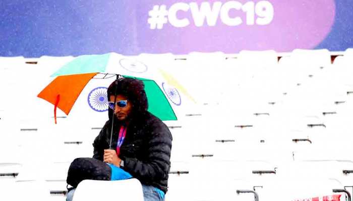 World Cup 2019: सेमीफाइनल में बारिश के आसार, मैच रद्द हुआ तो फायदे में रहेगी टीम इंडिया World Cup 2019: सेमीफाइनल में बारिश के आसार, मैच रद्द हुआ तो फायदे में रहेगी टीम इंडिया
