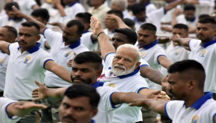 फिटनेस के लिए प्रेरित करने वालों में पीएम मोदी सबसे आगे, रामदेव, अक्षय को पछाड़ा फिटनेस के लिए प्रेरित करने वालों में पीएम मोदी सबसे आगे, रामदेव, अक्षय को पछाड़ा
