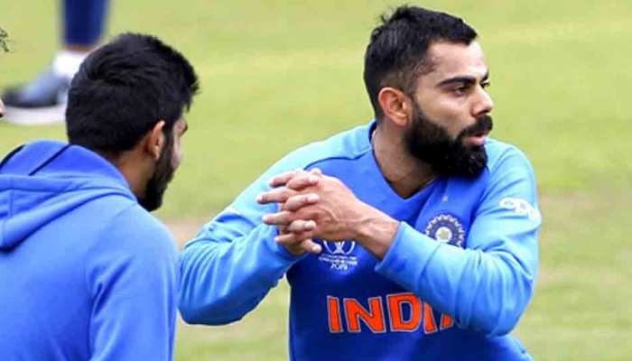 विराट कोहली ने की बुमराह की नकल, VIDEO देख हंस-हंसकर हो जाएंगे लोटपोट विराट कोहली ने की बुमराह की नकल, VIDEO देख हंस-हंसकर हो जाएंगे लोटपोट
