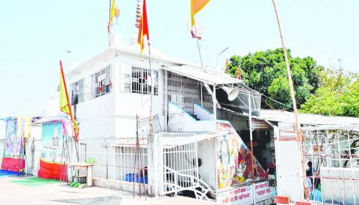 रांची: सावन में पहाड़ी मंदिर में दूध और फल के साथ चढ़ेगा पौधा, कायम होगी मिसाल रांची: सावन में पहाड़ी मंदिर में दूध और फल के साथ चढ़ेगा पौधा, कायम होगी मिसाल
