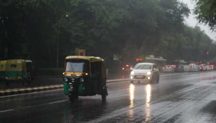 दिल्ली-NCR में बादलों के बरसने का इंतजार जारी, 16 जुलाई से बारिश का अनुमान दिल्ली-NCR में बादलों के बरसने का इंतजार जारी, 16 जुलाई से बारिश का अनुमान