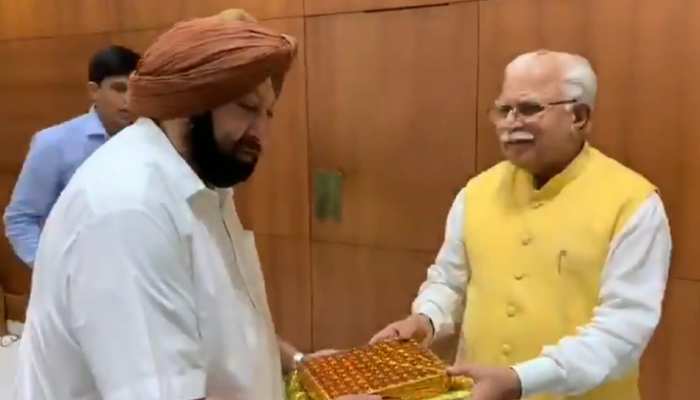 SYL मामले पर CM अमरिंदर-मनोहर की हुई मुलाकात, नशा मुक्ति पर भी हुई चर्चा SYL मामले पर CM अमरिंदर-मनोहर की हुई मुलाकात, नशा मुक्ति पर भी हुई चर्चा