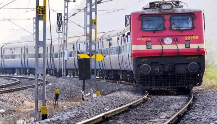 बारिश से असम की बराक घाटी, त्रिपुरा की ट्रेन सेवाएं बाधित बारिश से असम की बराक घाटी, त्रिपुरा की ट्रेन सेवाएं बाधित