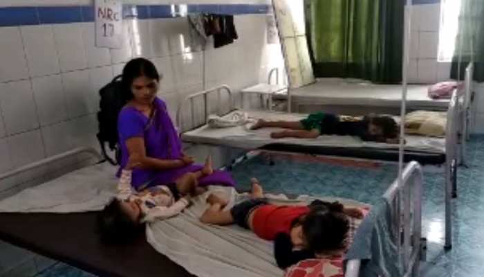 बिहारः बक्सर में 5 कुपोषित बच्चे मिलने से मचा हड़कंप, अस्पताल में चल रहा था इलाज बिहारः बक्सर में 5 कुपोषित बच्चे मिलने से मचा हड़कंप, अस्पताल में चल रहा था इलाज