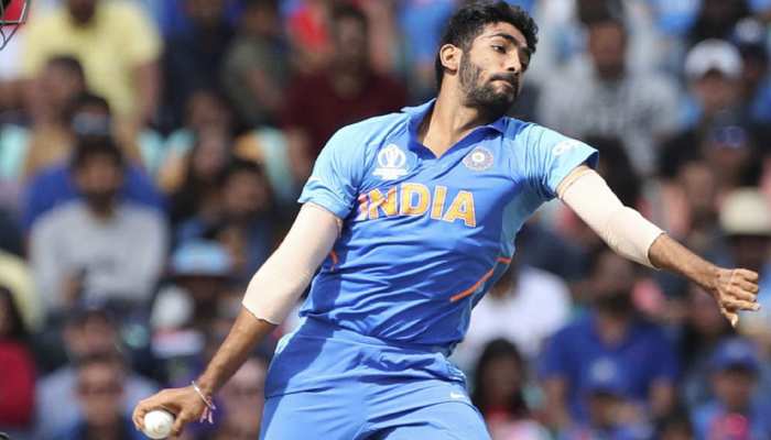 World Cup 2019: जसप्रीत बुमराह के इन रिकॉर्ड्स पर नहीं गया किसी का ध्यान World Cup 2019: जसप्रीत बुमराह के इन रिकॉर्ड्स पर नहीं गया किसी का ध्यान