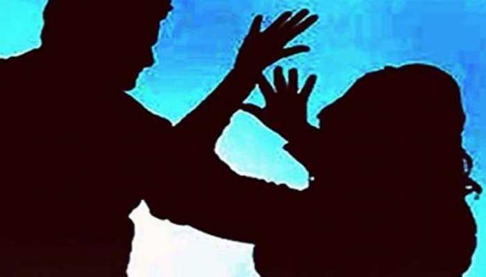 राजकोट: रेप केस में जमानत पर जेल से बाहर आए आरोपी ने पीड़ित युवती का फिर से किया रेप राजकोट: रेप केस में जमानत पर जेल से बाहर आए आरोपी ने पीड़ित युवती का फिर से किया रेप
