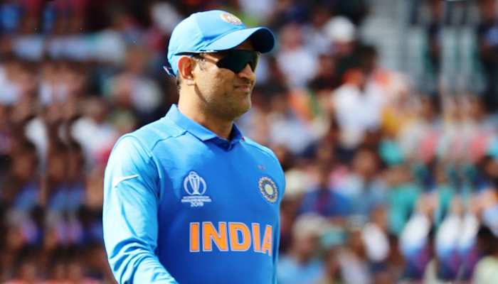INDvsWI: अब धोनी विकेटकीपर के लिए पहली पसंद नहीं, विंडीज दौरे पर जाना तक तय नहीं INDvsWI: अब धोनी विकेटकीपर के लिए पहली पसंद नहीं, विंडीज दौरे पर जाना तक तय नहीं