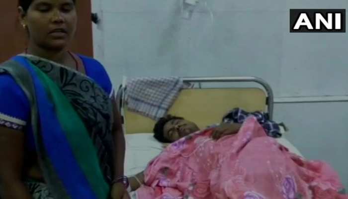 बाराबंकी में ससुराल जा रहे युवक को लोगों ने चोर समझकर पीटा और लगा दी आग बाराबंकी में ससुराल जा रहे युवक को लोगों ने चोर समझकर पीटा और लगा दी आग