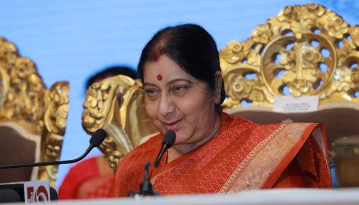 सुषमा से यूजर ने कहा-अम्मा शीला दीक्षित की तरह आप भी याद आओगी, मिला ये जवाब सुषमा से यूजर ने कहा-अम्मा शीला दीक्षित की तरह आप भी याद आओगी, मिला ये जवाब