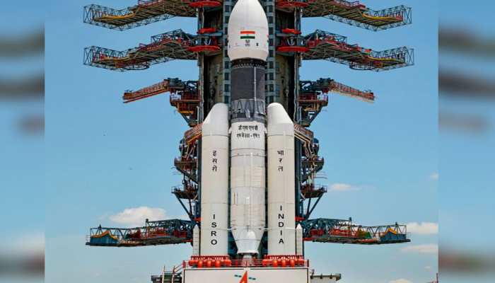 ISRO का 'बाहुबली रॉकेट' अंतरिक्ष में लेकर गया चंद्रयान-2, जानें क्यों पड़ा इसका नाम ISRO का 'बाहुबली रॉकेट' अंतरिक्ष में लेकर गया चंद्रयान-2, जानें क्यों पड़ा इसका नाम
