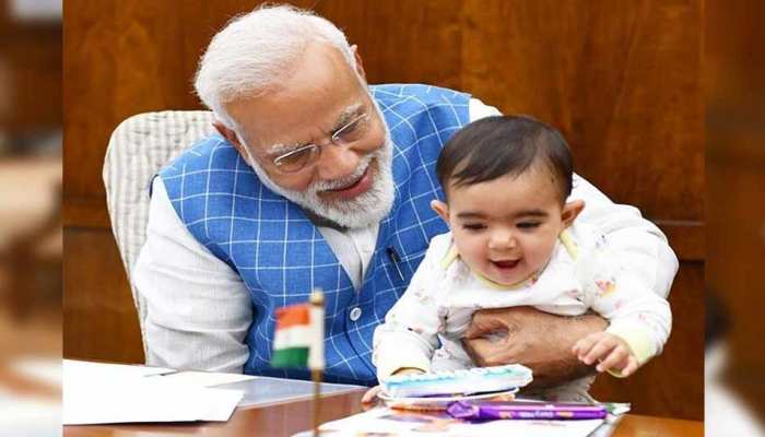 जानिए कौन है पीएम मोदी का ये 'नन्हा दोस्त', जो 2 घंटे में बन गया इंटरनेट सेंसेशन