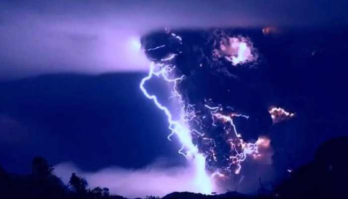 बिहार : बक्सर में आकाशीय बिजली ने ली 4 की जान, परिवार में मचा कोहराम बिहार : बक्सर में आकाशीय बिजली ने ली 4 की जान, परिवार में मचा कोहराम