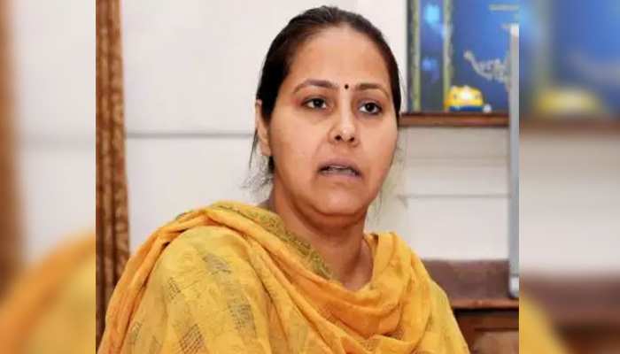मनी लॉन्ड्रिंग केस: मीसा-शैलेंद्र के खिलाफ दाखिल चार्जशीट पर कोर्ट आज ले सकता है संज्ञान मनी लॉन्ड्रिंग केस: मीसा-शैलेंद्र के खिलाफ दाखिल चार्जशीट पर कोर्ट आज ले सकता है संज्ञान
