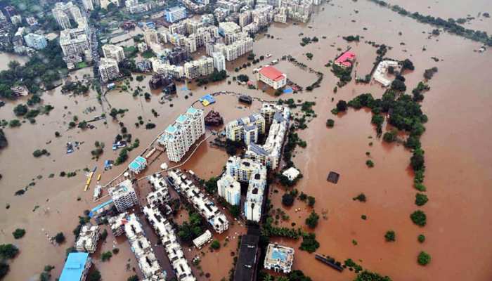 मुंबई में अगले 24 घंटे में भारी बारिश की आशंका, हाईटाइड के कारण उठेंगी 3 मीटर से ऊंची लहरें मुंबई में अगले 24 घंटे में भारी बारिश की आशंका, हाईटाइड के कारण उठेंगी 3 मीटर से ऊंची लहरें