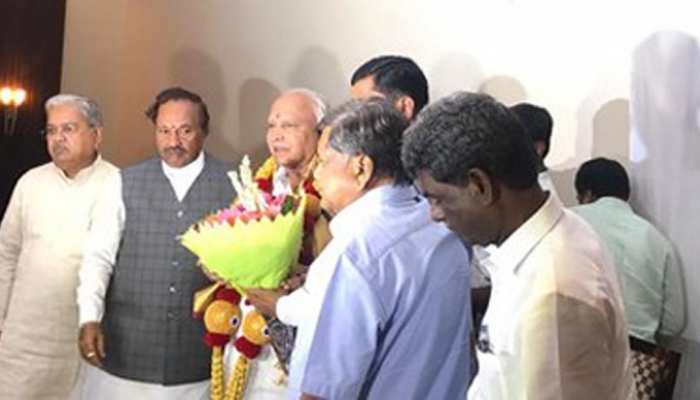 कर्नाटक विधानसभा में बीजेपी आज साबित करेगी बहुमत, सभी विधायक रात भर होटल में ही रहेंगे कर्नाटक विधानसभा में बीजेपी आज साबित करेगी बहुमत, सभी विधायक रात भर होटल में ही रहेंगे
