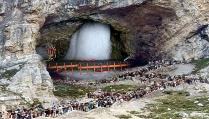 अमरनाथ यात्रा : 29 दिनों में 3.20 लाख से ज्यादा श्रद्धालुओं ने किए बाबा बर्फानी के दर्शन अमरनाथ यात्रा : 29 दिनों में 3.20 लाख से ज्यादा श्रद्धालुओं ने किए बाबा बर्फानी के दर्शन