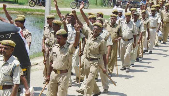सुप्रीम कोर्ट से 70 हजार होमगार्डों के लिए बड़ी खुशखबरी, कॉन्स्टेबल के बराबर मिलेगा पैसा सुप्रीम कोर्ट से 70 हजार होमगार्डों के लिए बड़ी खुशखबरी, कॉन्स्टेबल के बराबर मिलेगा पैसा