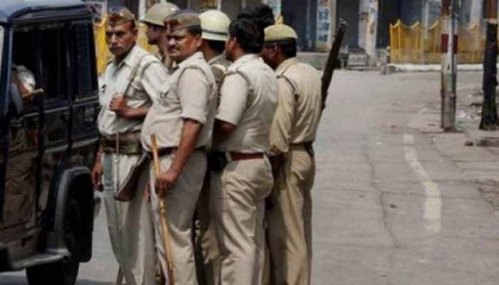 आग में झुलसे युवक की वाराणसी के अस्पताल में मौत, पुलिस ने खारिज किए परिजनों के आरोप आग में झुलसे युवक की वाराणसी के अस्पताल में मौत, पुलिस ने खारिज किए परिजनों के आरोप