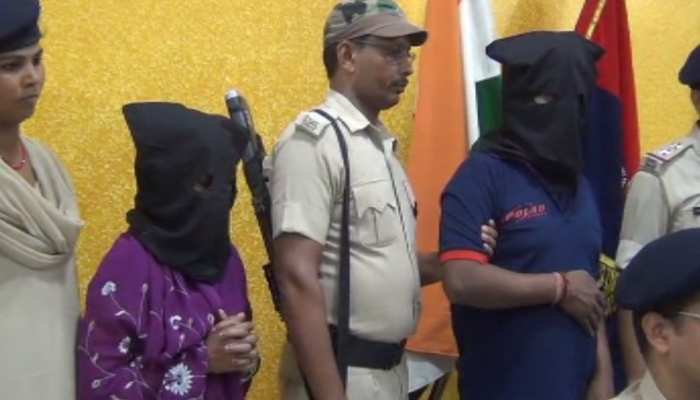 बिहार : हथियार तस्करी के आरोप में मुंगेर से पति-पत्नी गिरफ्तार, 30 जिंदा कारतूस भी बरामद बिहार : हथियार तस्करी के आरोप में मुंगेर से पति-पत्नी गिरफ्तार, 30 जिंदा कारतूस भी बरामद