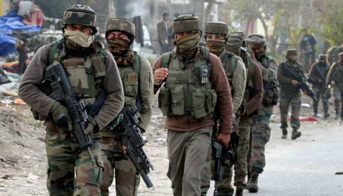 J&K में अतिरिक्त जवानों की तैनाती नियमित प्रक्रिया है : गृह मंत्रालय के सूत्र J&K में अतिरिक्त जवानों की तैनाती नियमित प्रक्रिया है : गृह मंत्रालय के सूत्र