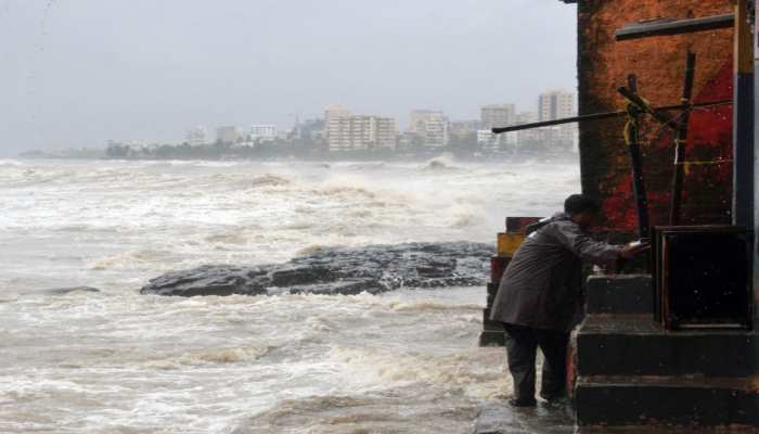 'भगवान के घर' तक पहुंचा बारिश का पानी, देखिए त्रयंबकेश्वर मंदिर का नजारा