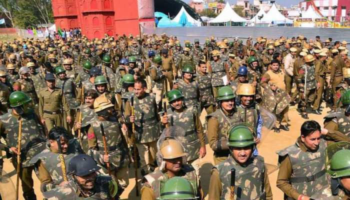 बड़ी खबर: जम्मू-कश्मीर भेजे जा रहे अर्धसैनिक बल के 8 हजार जवान, सेना और एयरफोर्स अलर्ट बड़ी खबर: जम्मू-कश्मीर भेजे जा रहे अर्धसैनिक बल के 8 हजार जवान, सेना और एयरफोर्स अलर्ट