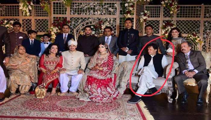 पाकिस्तान: खर्च निकालने के लिए PMO को शादी के वेन्यू की तरह यूज कर रहे हैं इमरान खान