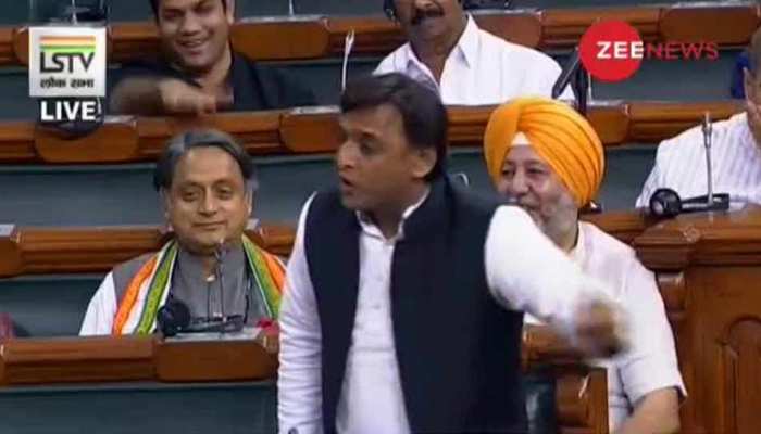 आर्टिकल 370: जब लोकसभा में अखिलेश यादव ने सुनाया बादशाह, बैंगन और बीरबल का किस्सा