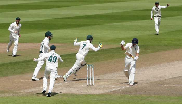 Ashes 2019: अंपायर विल्सन ने फैसला देने में कर दी बड़ी गलतियां, ट्विटर पर हुए जमकर ट्रोल Ashes 2019: अंपायर विल्सन ने फैसला देने में कर दी बड़ी गलतियां, ट्विटर पर हुए जमकर ट्रोल