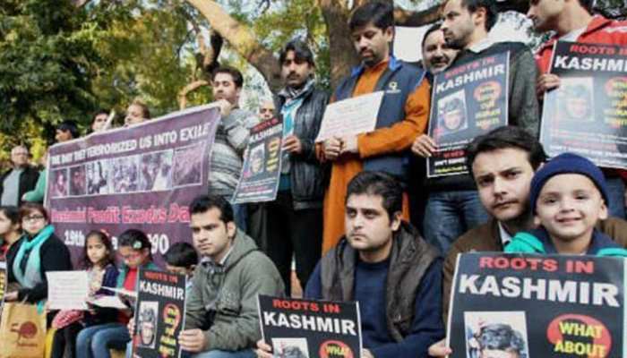 धारा 370 और 35ए को केंद्र सरकार ने किया धराशाई, कश्मीरी पंडितों में जगी वतन वापसी की आस धारा 370 और 35ए को केंद्र सरकार ने किया धराशाई, कश्मीरी पंडितों में जगी वतन वापसी की आस