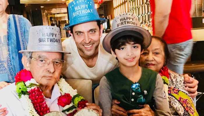 ऋतिक रोशन के नाना और मशहूर डायरेक्टर जे ओम प्रकाश का निधन, सदमे में बॉलीवुड ऋतिक रोशन के नाना और मशहूर डायरेक्टर जे ओम प्रकाश का निधन, सदमे में बॉलीवुड