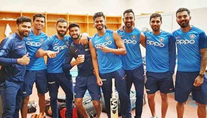 INDvsWI: भारत टी20 के बाद वनडे के लिए तैयार, 4 नए खिलाड़ी टीम में शामिल; गेल की वापसी INDvsWI: भारत टी20 के बाद वनडे के लिए तैयार, 4 नए खिलाड़ी टीम में शामिल; गेल की वापसी
