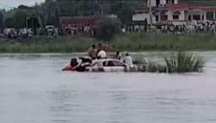VIDEO: हर दो महीने पर बेटा बदलता था महंगी कार अबकी पिता ने किया इंकार, कार समेत डैम में कूदा VIDEO: हर दो महीने पर बेटा बदलता था महंगी कार अबकी पिता ने किया इंकार, कार समेत डैम में कूदा