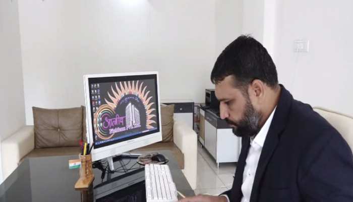 गुजरात के एक बिल्डर ने पीएम मोदी को लिखा- 'कश्मीर में जमीन खरीदना चाहता हूं' गुजरात के एक बिल्डर ने पीएम मोदी को लिखा- 'कश्मीर में जमीन खरीदना चाहता हूं'