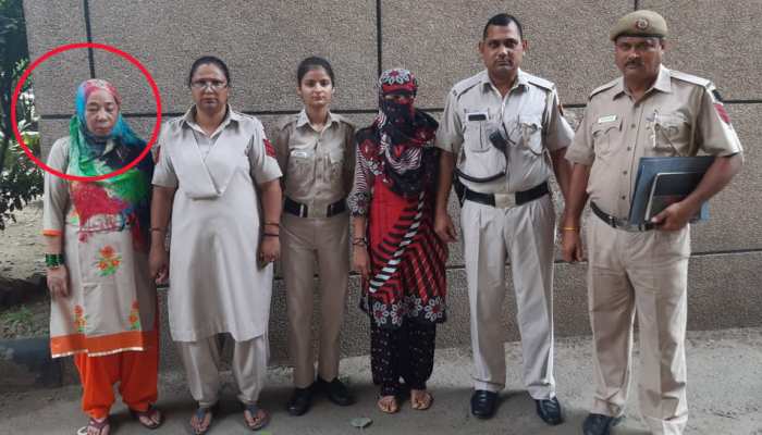 दिल्ली में नौकरी दिलाने के बहाने दो युवतियों को जीबी रोड में बेचा, 3 गिरफ्तार दिल्ली में नौकरी दिलाने के बहाने दो युवतियों को जीबी रोड में बेचा, 3 गिरफ्तार