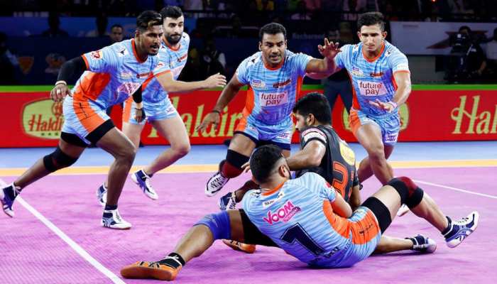 PKL 2019: बंगाल वारियर्स ने यू मुंबा को कड़े मुकाबले में हराया, 2 अंकों से जीता मैच PKL 2019: बंगाल वारियर्स ने यू मुंबा को कड़े मुकाबले में हराया, 2 अंकों से जीता मैच