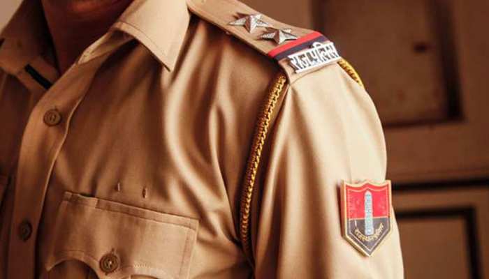 राजस्थान: पुलिस ने बजरी से भरे 7 ट्रक पकड़े, मौके से फरार हुए चालक राजस्थान: पुलिस ने बजरी से भरे 7 ट्रक पकड़े, मौके से फरार हुए चालक
