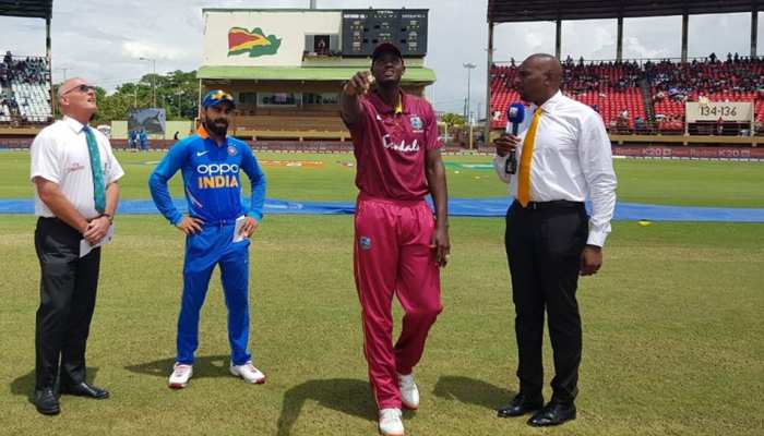 INDvsWI 2nd ODI: टॉस जीतकर पहले बल्लेबाजी करेगा भारत, ये है दोनों टीमों की प्लेइंग-XI INDvsWI 2nd ODI: टॉस जीतकर पहले बल्लेबाजी करेगा भारत, ये है दोनों टीमों की प्लेइंग-XI